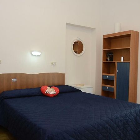 Residence Edera Rimini Bagian luar foto