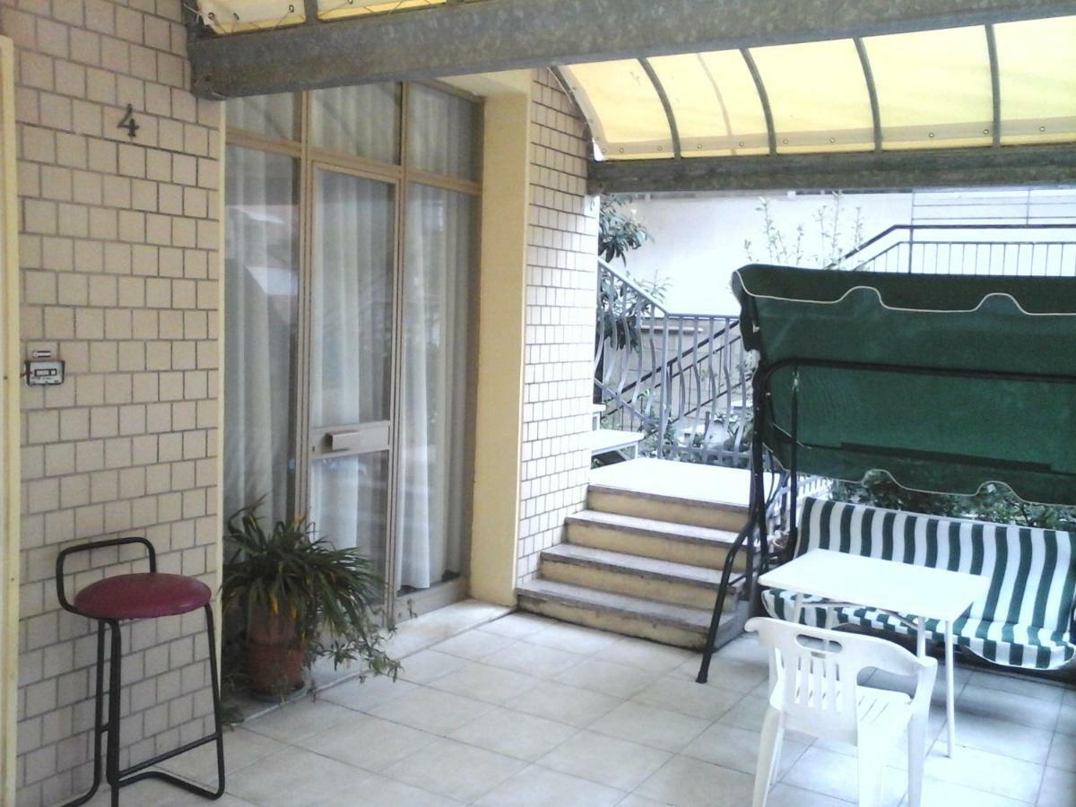 Residence Edera Rimini Bagian luar foto