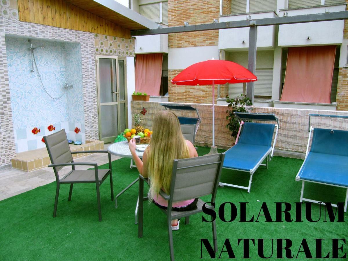 Residence Edera Rimini Bagian luar foto