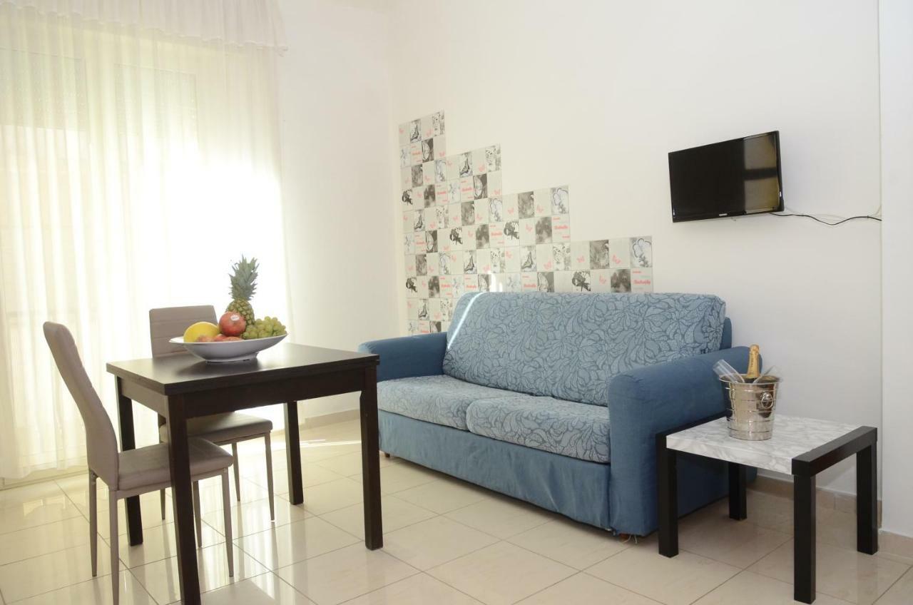 Residence Edera Rimini Bagian luar foto