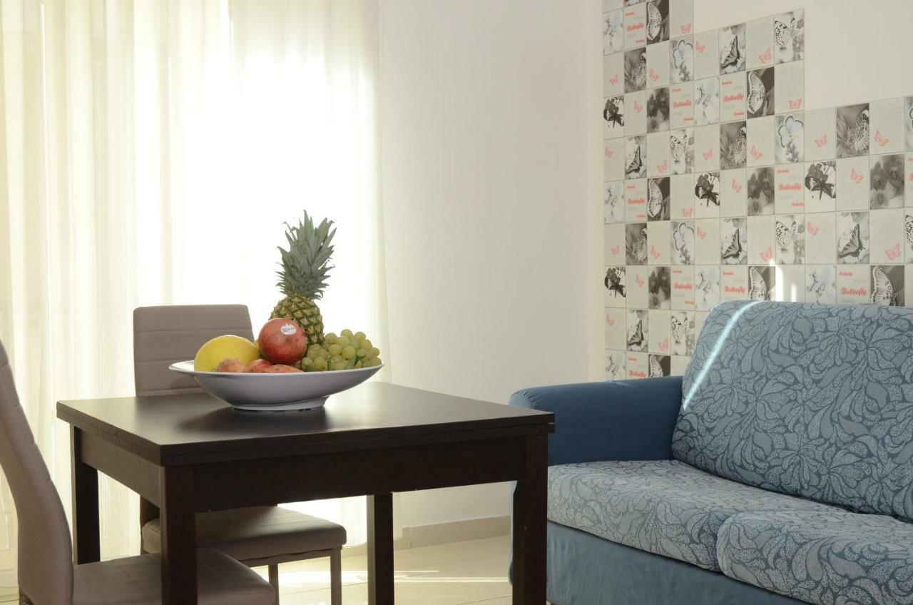 Residence Edera Rimini Bagian luar foto