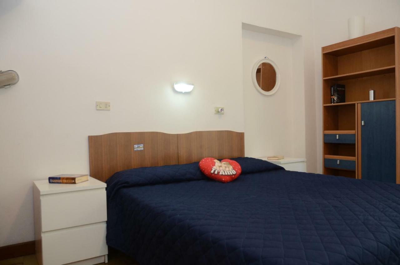 Residence Edera Rimini Bagian luar foto