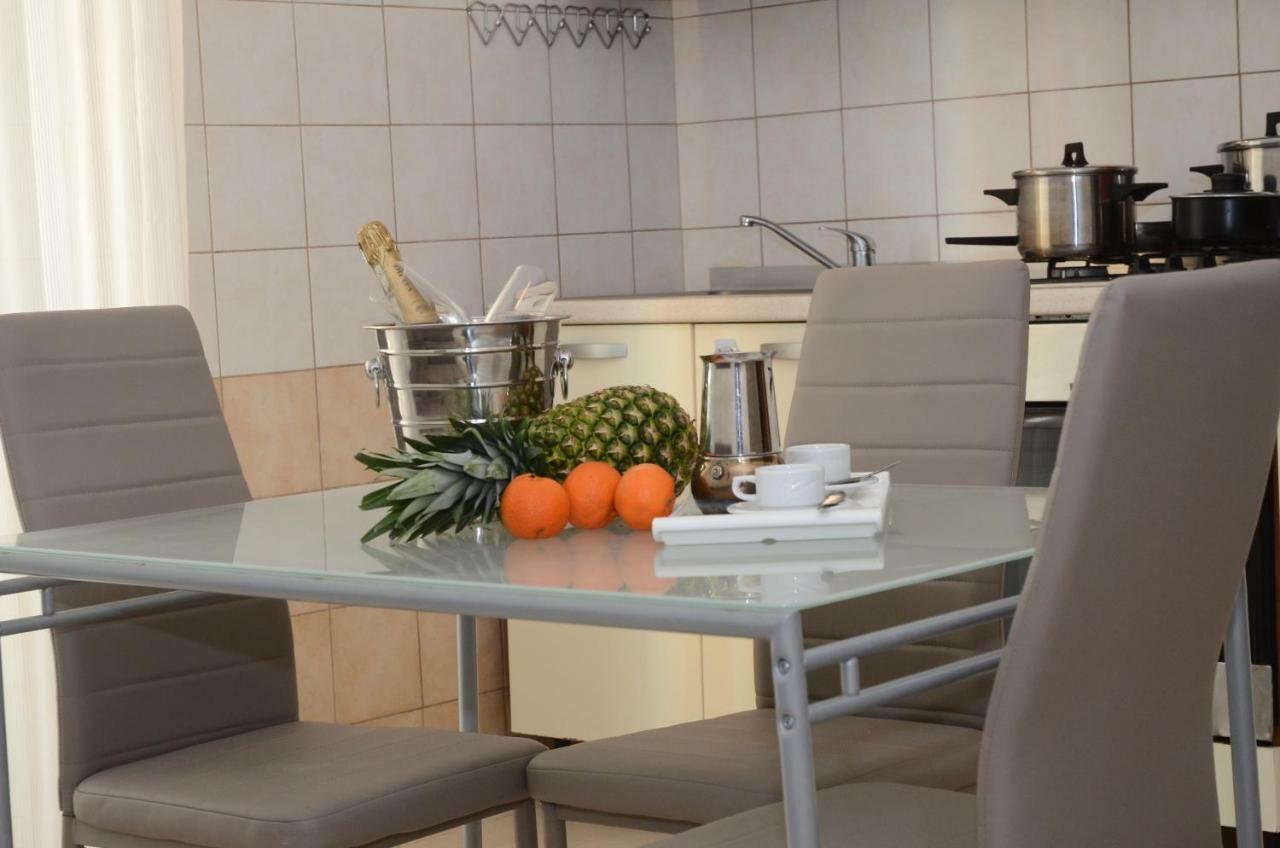 Residence Edera Rimini Bagian luar foto