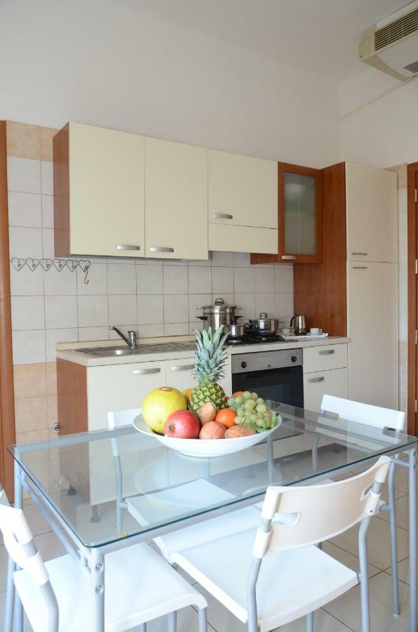 Residence Edera Rimini Bagian luar foto