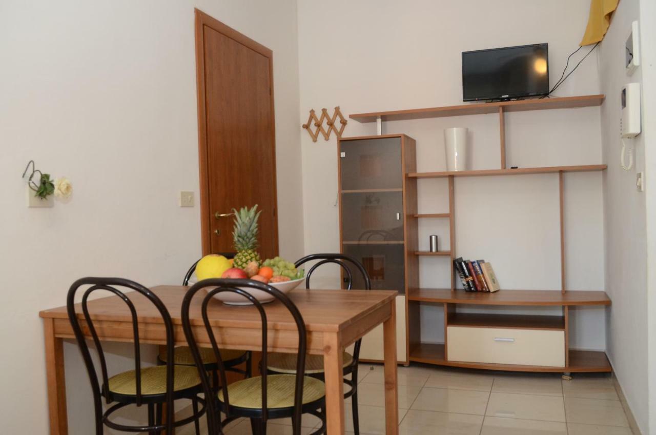 Residence Edera Rimini Bagian luar foto