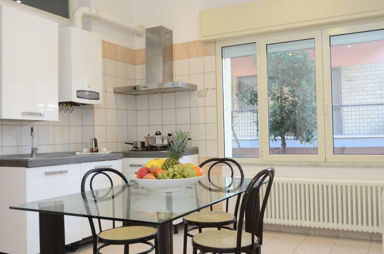 Residence Edera Rimini Bagian luar foto